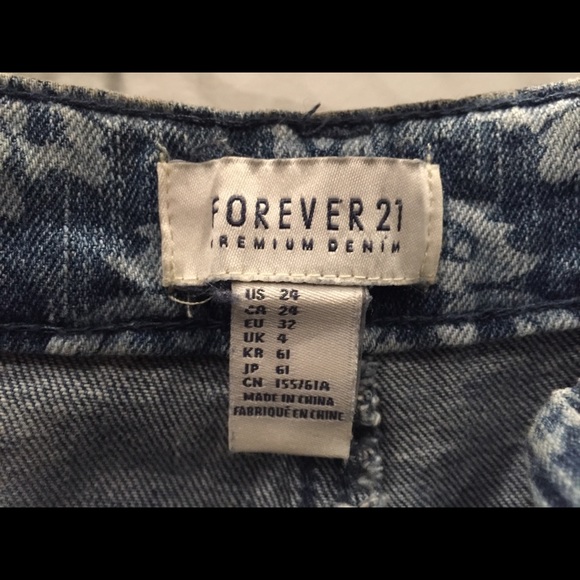 Forever21 Skinny Jeans with White “Floral” Design - Picture 8 of 8